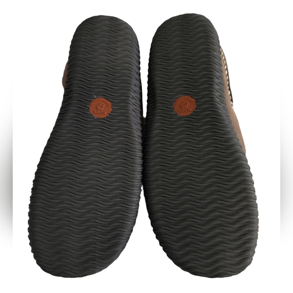 Acorn Comfort Earth Shearling Sheepskin Suede Hard Bottom Bedroom Shoe Slippers - Picture 8 of 16